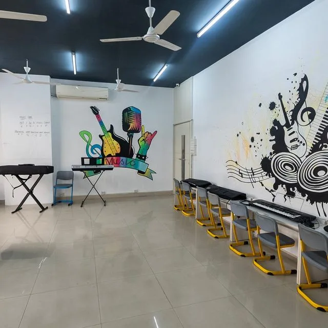GoldenBee Music — @goldenbee_school on Instagram